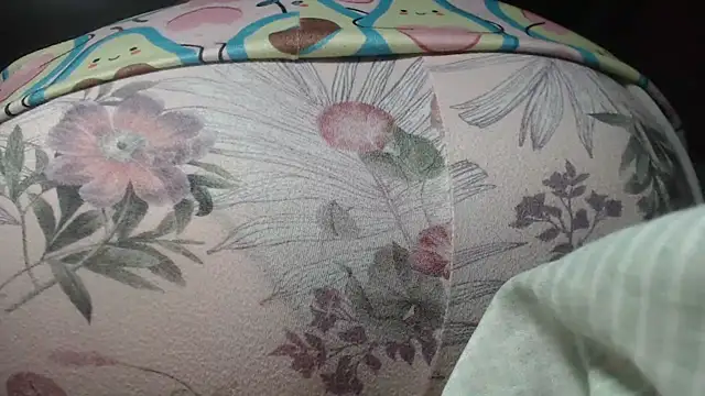 Snapshot of prettyangelsquirt chatting on February 2025 07:53:01 PM prettyangelsquirt online show from February 2025 07:53:01 PM