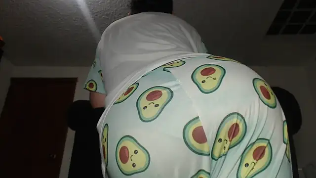 Snapshot of prettyangelsquirt chatting on March 2025 08:57:01 PM prettyangelsquirt online show from March 2025 08:57:01 PM