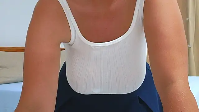 CurvyJules69 online show from March 2026 04:50:02 AM