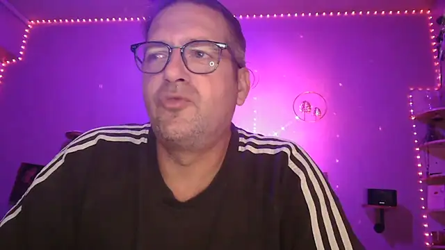 Snapshot of matrikes1 chatting on November 2025 07:29:02 PM matrikes1 online show from November 2025 07:29:02 PM