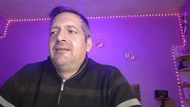 Snapshot of matrikes1 chatting on December 2025 05:57:05 PM matrikes1 online show from December 2025 05:57:05 PM