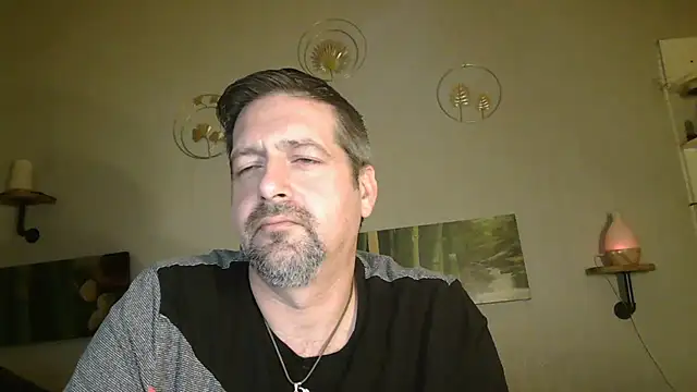 Snapshot of matrikes1 chatting on January 2025 07:21:01 PM matrikes1 online show from January 2025 07:21:01 PM