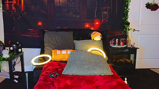 Ivey and James online show from November 2025 09:19:01 PM