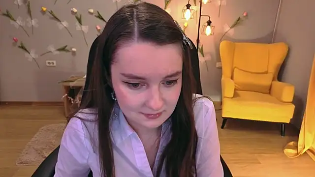 Snapshot of CloudGrace chatting on June 2026 06:24:01 PM CloudGrace online show from June 2026 06:24:01 PM