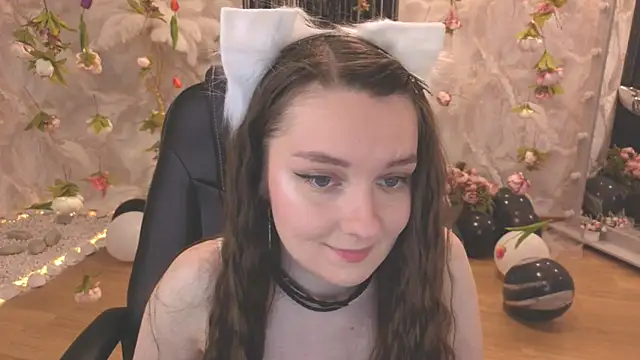 Snapshot of CloudGrace chatting on July 2026 03:18:01 AM CloudGrace online show from July 2026 03:18:01 AM