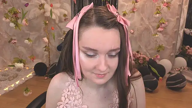 Snapshot of CloudGrace chatting on July 2026 03:22:01 AM CloudGrace online show from July 2026 03:22:01 AM