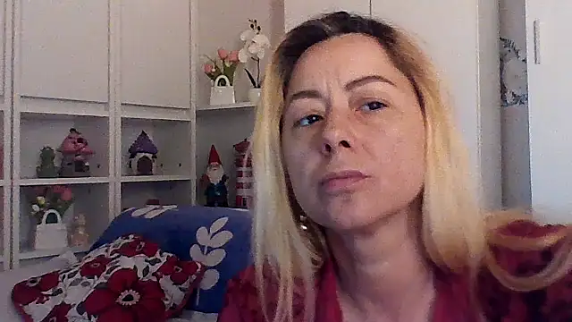 Snapshot of spell_of_love chatting on May 2026 05:18:01 PM spell of love online show from May 2026 05:18:01 PM
