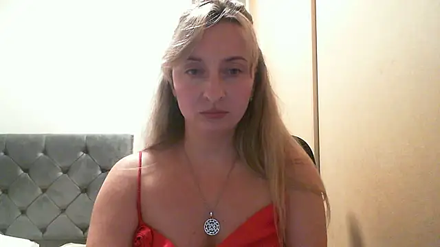 SusanCurt online show from November 2025 07:40:02 PM