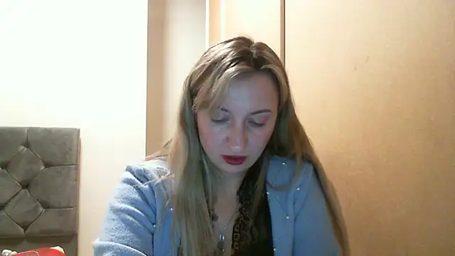 SusanCurt online show from November 2025 08:14:01 PM