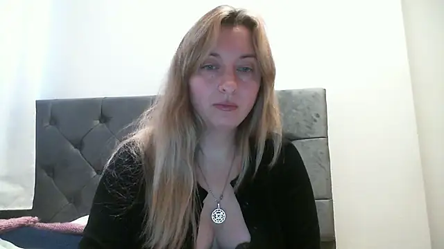 SusanCurt online show from November 2025 10:30:01 AM