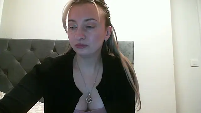 SusanCurt online show from December 2025 06:53:01 PM