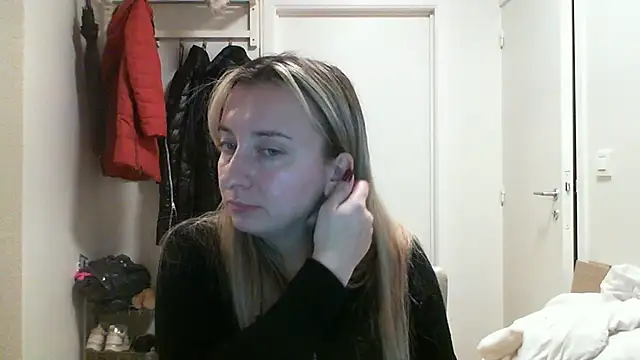 SusanCurt online show from December 2025 08:58:02 AM