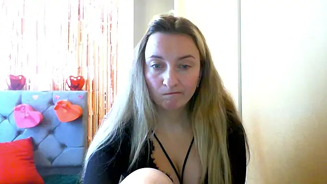 SusanCurt online show from February 2026 12:02:02 PM