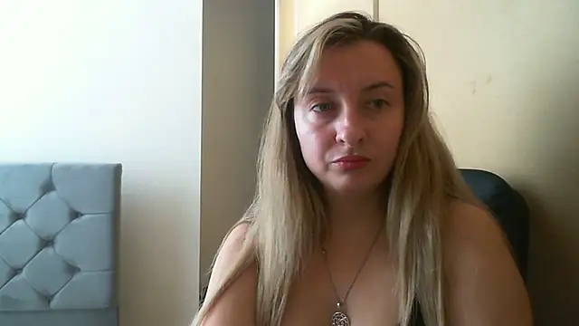 SusanCurt online show from November 2025 10:19:01 AM