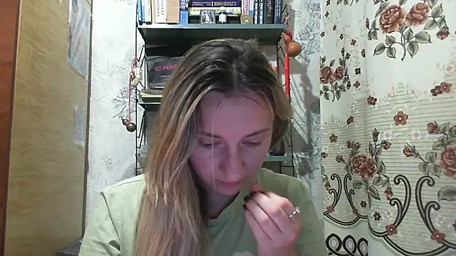 SusanCurt online show from September 2025 06:50:01 PM