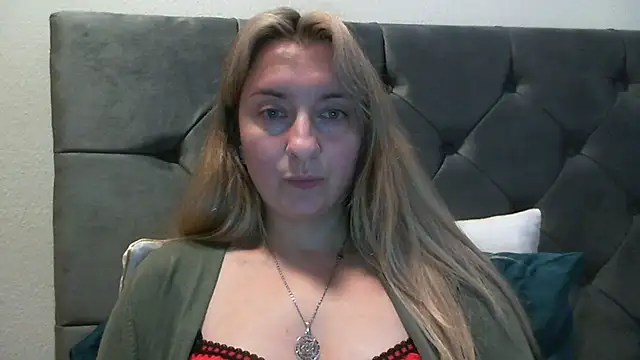 SusanCurt online show from October 2025 09:06:02 AM
