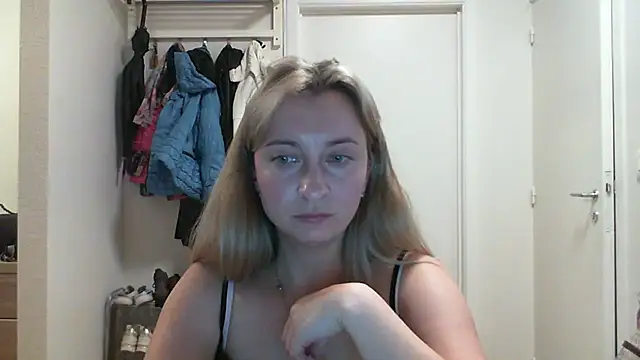SusanCurt online show from October 2025 02:40:02 PM