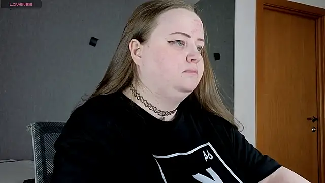 Snapshot of EMMA__CONNOR chatting on September 2025 07:25:01 AM EMMA CONNOR online show from September 2025 07:25:01 AM