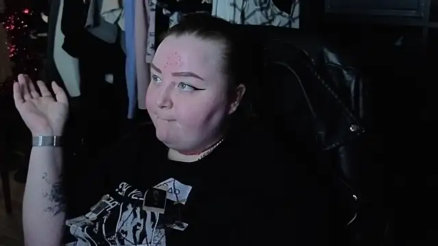 Snapshot of EMMA__CONNOR chatting on November 2025 07:47:01 PM EMMA CONNOR online show from November 2025 07:47:01 PM