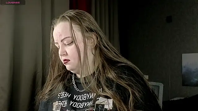 Snapshot of EMMA__CONNOR chatting on November 2025 10:21:02 PM EMMA CONNOR online show from November 2025 10:21:02 PM