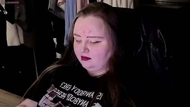 Snapshot of EMMA__CONNOR chatting on November 2025 10:57:02 PM EMMA CONNOR online show from November 2025 10:57:02 PM