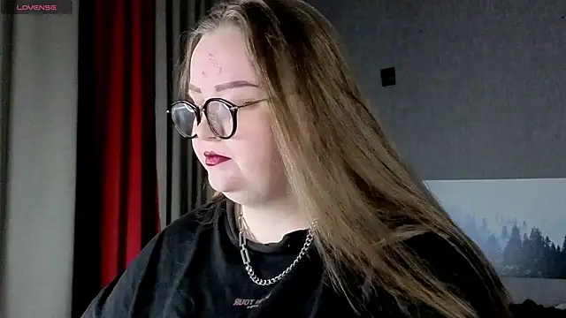 Snapshot of EMMA__CONNOR chatting on November 2025 05:50:01 AM EMMA CONNOR online show from November 2025 05:50:01 AM