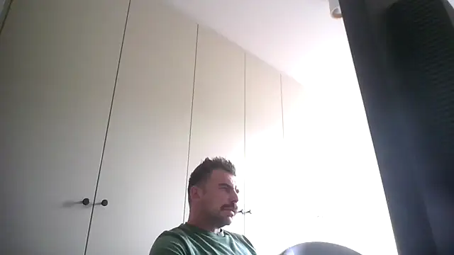 Snapshot of mrbigballs chatting on September 2025 02:38:02 PM mrbigballs online show from September 2025 02:38:02 PM