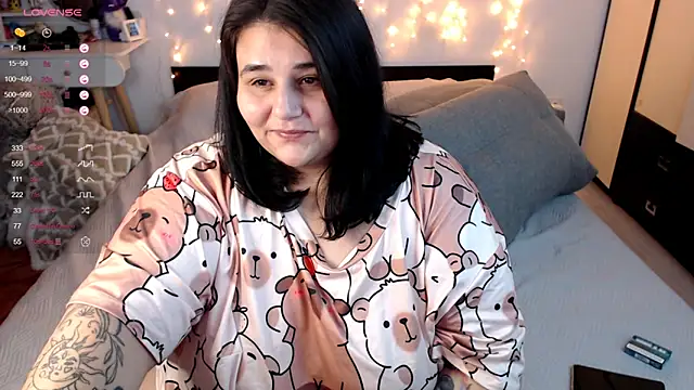 Snapshot of naughtykiss chatting on October 2025 04:44:02 AM naughtykiss online show from October 2025 04:44:02 AM