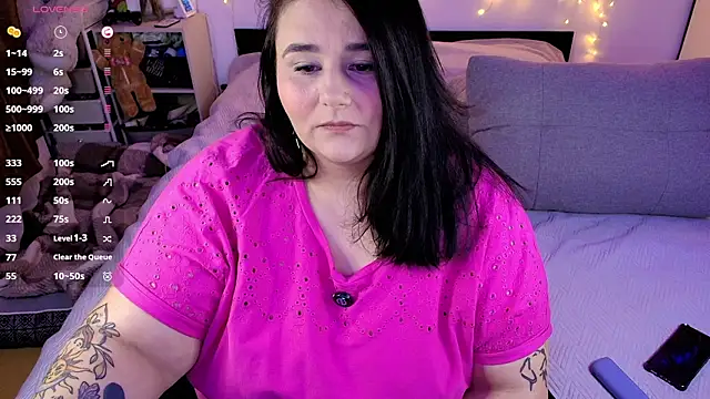 naughtykiss online show from March 2026 04:00:01 PM