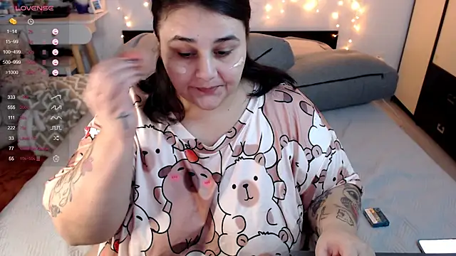 Snapshot of naughtykiss chatting on October 2025 06:26:02 AM naughtykiss online show from October 2025 06:26:02 AM