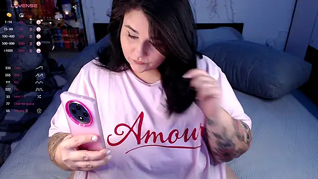 Snapshot of naughtykiss chatting on November 2025 04:49:01 AM naughtykiss online show from November 2025 04:49:01 AM