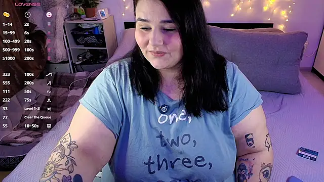 naughtykiss online show from April 2026 03:24:02 AM