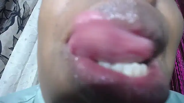 crystalbxx online show from July 2026 08:20:01 PM
