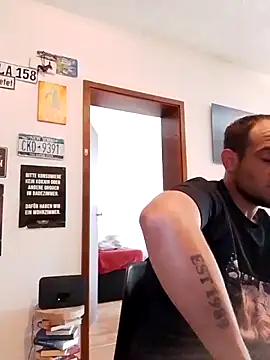 Codymc89 online show from May 2026 03:33:01 PM
