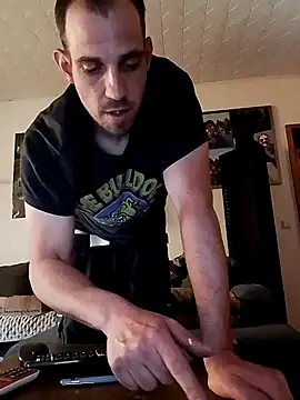 Codymc89 online show from April 2026 03:29:01 PM