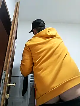 Codymc89 online show from December 2025 04:08:01 PM