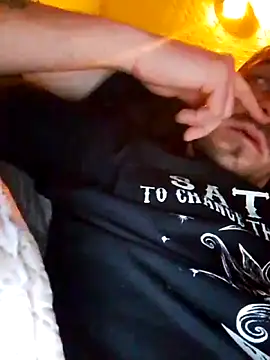 Codymc89 online show from March 2026 06:32:02 AM