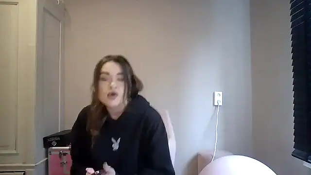 avajade online show from November 2025 10:59:01 AM