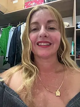 moniquerainx online show from June 2026 02:17:01 AM