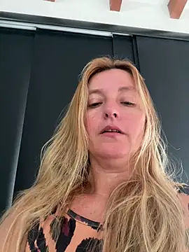 moniquerainx online show from April 2026 03:07:01 PM