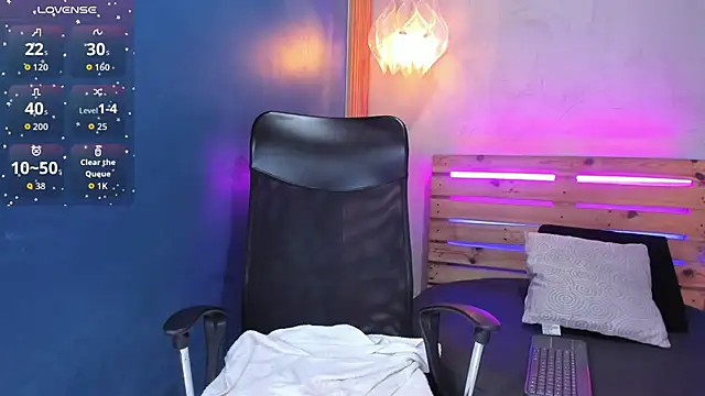 niky doll  online show from November 2025 01:33:01 PM