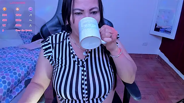 Snapshot of esmeralda_milf chatting on March 2025 09:37:01 PM esmeralda milf online show from March 2025 09:37:01 PM