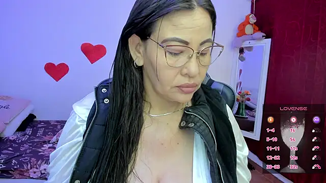 esmeralda milf online show from February 2026 02:26:01 PM