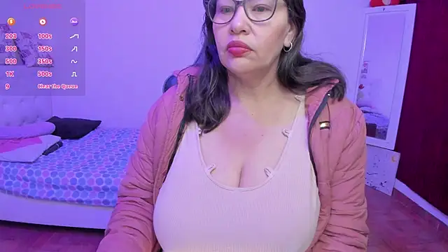 esmeralda milf online show from April 2026 01:04:02 PM