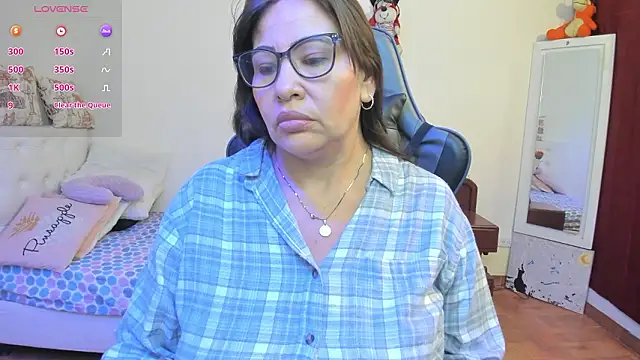 esmeralda milf online show from March 2026 08:32:02 PM