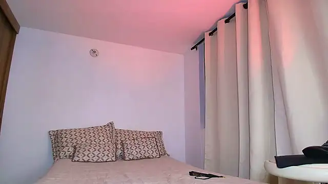 SARA TS FOX online show from April 2026 01:57:01 AM