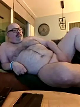 Bibear197511 online show from October 2025 06:40:01 PM