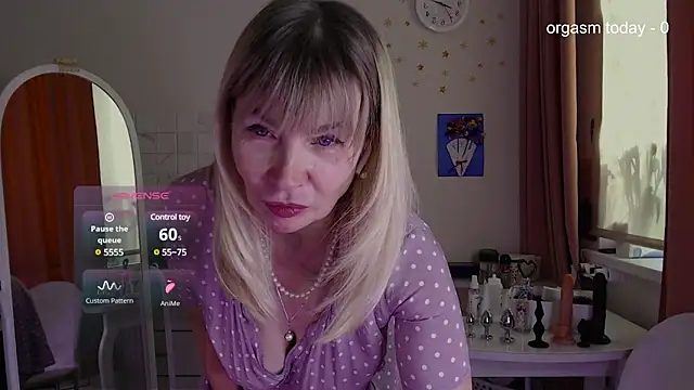 JuliaVilnet online show from March 2025 05:13:02 AM