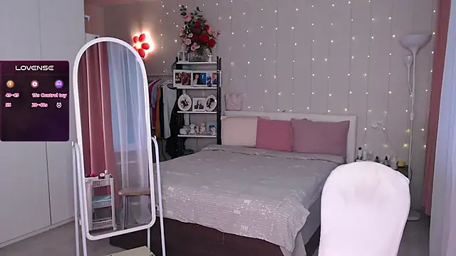 Snapshot of JuliaVilnet chatting on October 2025 05:08:01 AM JuliaVilnet online show from October 2025 05:08:01 AM