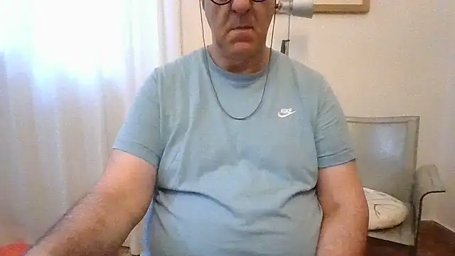 Snapshot of ANONIMO7735 chatting on June 2026 04:20:02 AM ANONIMO7735 online show from June 2026 04:20:02 AM